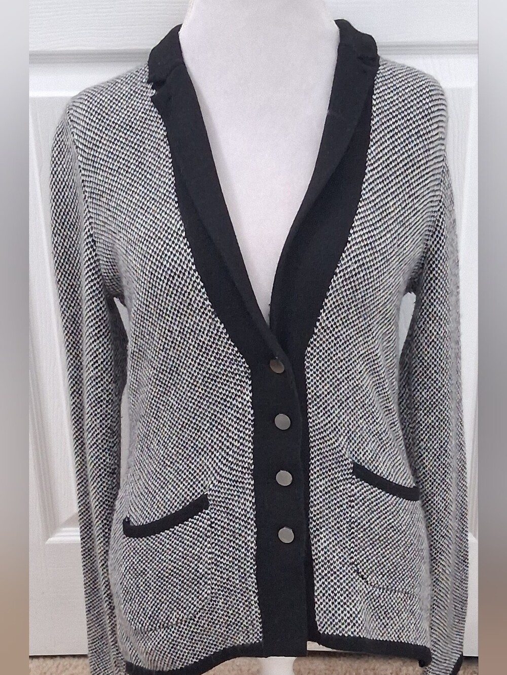 Banana Republic Vintage Wool/Cashmere Cardigan Sweater    Size S